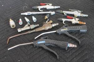 lot 161 image: AIR BLOW GUN NOZZLES BRASS TORCH WITH SEVERAL QUICK CONNECT FITTINGS AND COUPLERS&nbsp