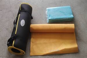 lot 162 image: TOTAL OF 3 ASSORTED BRAND YOGA MATS&nbsp