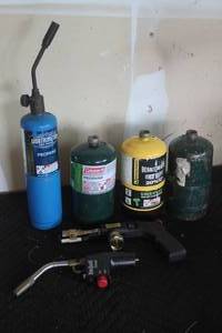 lot 163 image: BLOW TORCHES WITH 4 PROPANE TANKS  UNKNOWN AMOUNT IN TANKS&nbsp