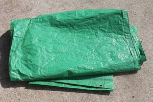 lot 175 image: LARGE GREEN TARP WITH GROMMETS&nbsp