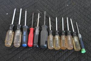 lot 179 image: TOTAL OF 12 ASSORTED BRAND AND SIZE TORX SCREWDRIVERS&nbsp
