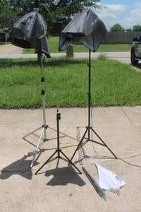 lot 213 image: LOT OF PORTABLE PHOTOGRAPHY LIGHTING KIT KSHIOE &nbsp WESTCOTT MANFROTTO&nbsp  SEE PICS&nbsp