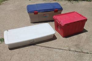 lot 217 image: TOTAL OF 3 TOTES STORAGE CONTAINERS&nbsp &nbsp, RUBBERMAID ROUGH TOTE 19.5 GALLON  STERILITE 41QT &nbsp MCLANE RED FLIP TOP&nbsp