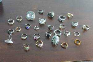 lot 227 image: LOT OF 28 ASSORTED RINGS&nbsp