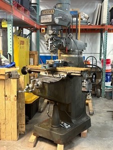 lot 6 image: TURRET MILLING MACHINE WITH KURT D675-11934 VERSITILE LOCK&nbsp &nbsp