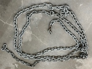 lot 9 image: LARGE 20 TO 25 FOT CHAIN
