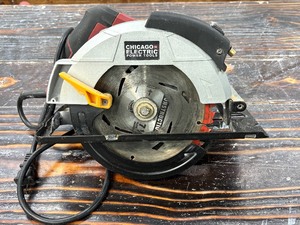lot 37 image: CHICAGO ELECTRIC CIRCULAR SAW WITH LASER GUIDE SYSTEM AND 7 14 BLADE