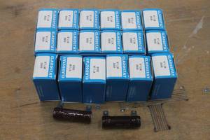 lot 73 image: LOT OF 20 CLAROSTAT VP25K 3500 COMTROLS AND RESISTORS