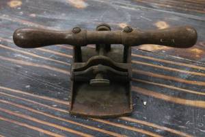 lot 90 image: VINTAGE STANLEY NO.12 12 SCRAPER PLANE WITH ROSEWOOD HANDLE&nbsp