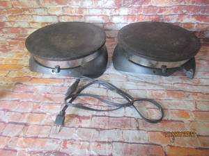 lot 5 image: 2 KRAMPOUZ CREPE MAKERS BOTH WORKING 1 POWER CORD