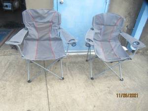 lot 7 image: 2 OZARK FOLDING LAWN CHAIRS 300LB CAP