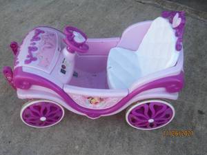 lot 24 image: PRINCESS ELECTRIC CAR NO CHARGER