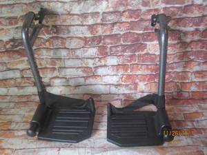 lot 51 image: WHEEL CHAIR SWING AWAY LEGS