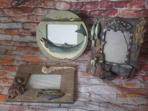 lot 52 image: 3 STONE FISH DESIGN PICTURE FRAMES