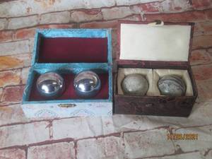 lot 53 image: SHOUXING EXERCISE STRESS CHIME BALLS & MARBLE EXERCISE BALLS BOTH IN CASE