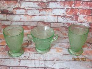 lot 54 image: 3PC GREEN DEPRESSION GLASS