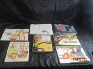 lot 40 image: 7 CALVIN AND HOBBS BOOKS ALL IN GOOD CONDITION