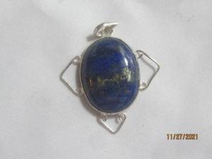 lot 69 image: OVALLAPIS PENDANT
