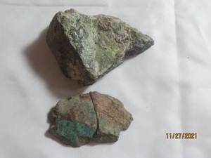 lot 70 image: 2 STONES ()