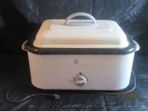 lot 71 image: GE 18QT ROASTER OVEN