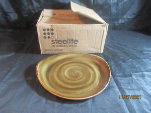 lot 72 image: 12 STEELITE INTERNATIONAL CRAFT BROWN PLATES MADE IN ENGLAND 12 DIAM
