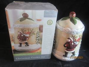lot 118 image: CHRISTMAS COOKIE JAR