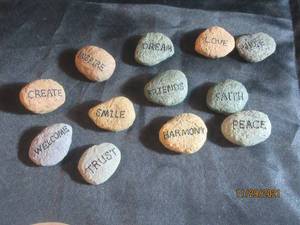 lot 122 image: 12 COUSELLING STONES