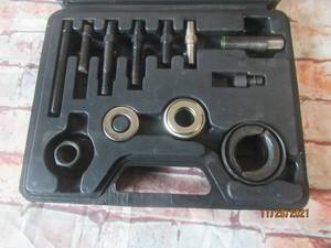 lot 185 image: PULLEY REMOVER AND INSTALLER SET MODEL 40749