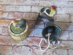 lot 128 image: VINTAGE ROOSTER DINNER BELL IN ORIGINAL BOX MODEL 1723 AND VINTAGE ROOSTER KITCHEN TIMER