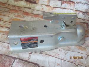 lot 135 image: TRAILER COUPLER
