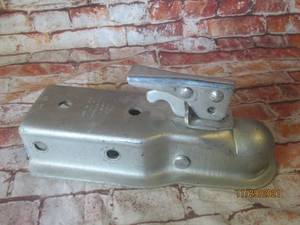lot 137 image: TRAILER COUPLER