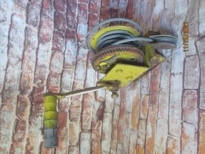 lot 139 image: DUTTON-LAINSON HAND WINCH HAND CRANK DLB800