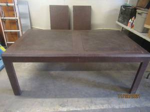 lot 146 image: 6 SEAT DINING TABLE WITH 2 LEAFS