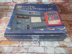 lot 156 image: RADIO SHACK 300 IN ONE ELECTRIONIC PROJECT LAB 28-270