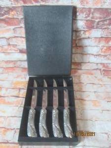 lot 164 image: SET OF 4 ARTHEER COURT DESIGN KNIVES