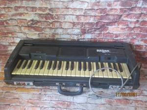 lot 200 image: WURLITZER MLM MUSIC LEARNING MODULE MODEL 101V