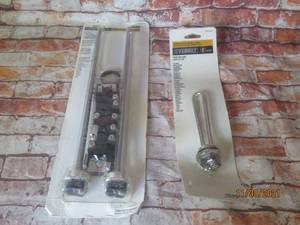 lot 210 image: 2 NEW PACKAGE EVERBILT WATER HEATER ELEMENTS