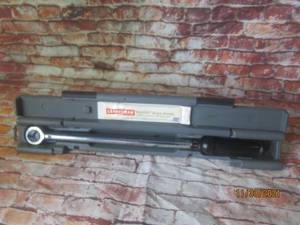 lot 213 image: CRAFTSMAN MICROTORK TORQUE WRENCH IN CASE