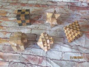 lot 235 image: 5 WOOD PUZZLES