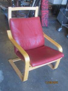lot 236 image: WOOD CHAIR WITH LEATHER SEAT