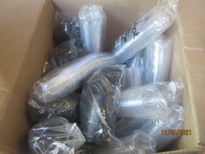 lot 256 image: GENEROUS AMOUNT NEW  KARAT 8OZ PLASTIC CLEAR CUPS WITH LIDS
