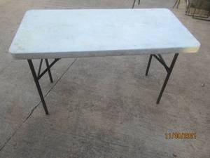 lot 263 image: 4FT LIFETIME FOLDING TABLE