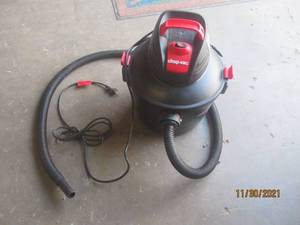 lot 270 image: 6GAL SHOP VAC