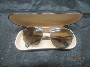 lot 282 image: MEN RAYBAN SUNGLASSES