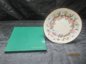 lot 286 image: LENOX CHRISTMAS 1992 ANNUAL LIMITED EDITION COLONIAL WREATH ISSUE ,SOUTH CAROLINA,THE ELEVENTH COLONY ,IN ORIGINAL BOX