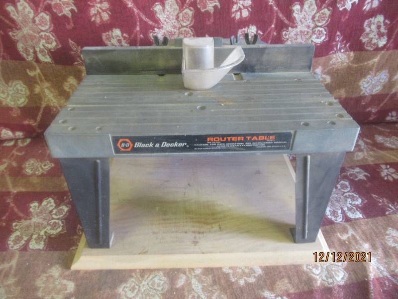 BLACK AND DECKER ROUTER TABLE 76-400