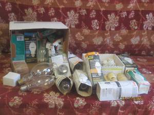 lot 11 image: GENEROUS AMOUNT OF ASSORTED LIGHT BULBS