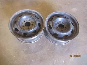 lot 23 image: 2 TRAILER TIRE RIMS