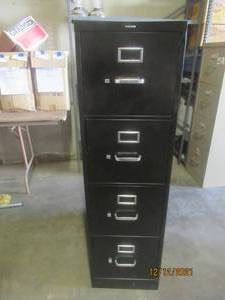 lot 38 image: METAL 4 DRAWER FILE CABINET