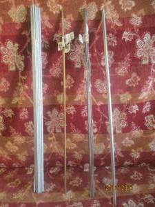 lot 46 image: 50 PLUS STEEL ROUND RODS